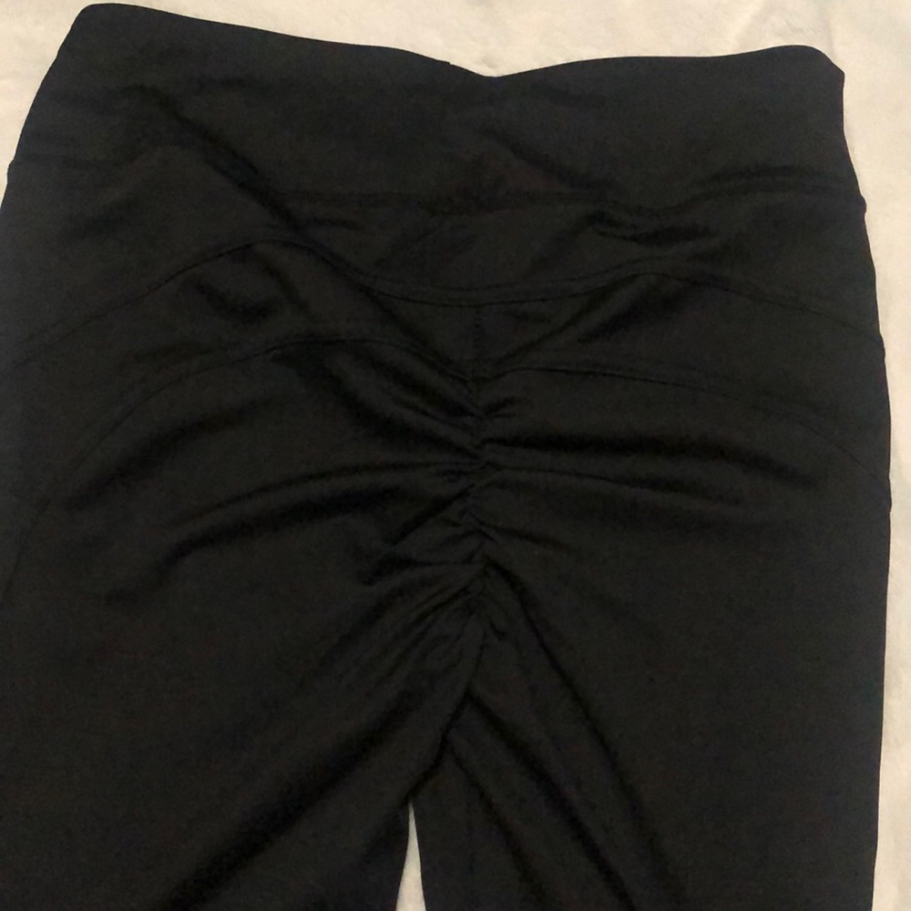 Black butt scrunch leggings